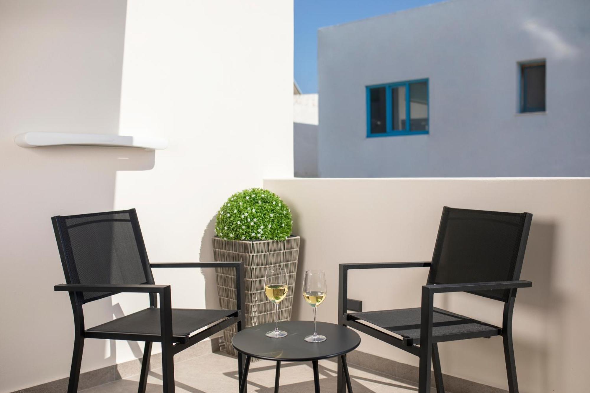 Emporio  New Villa Katerina - 6 Villas & 6 Private Jacuzzi מראה חיצוני תמונה